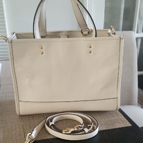 Coach Cream Leather Tote with Gold Accents BEAUTIFUL❤ - Picture 2 of 13